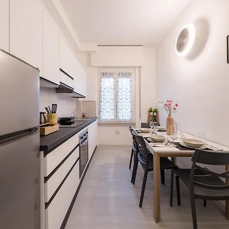 15 Minuti A Piedi Dalla Stazione 斯培西亚