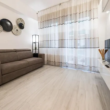 15 Minuti A Piedi Dalla Stazione *