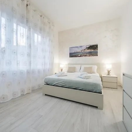 公寓 15 Minuti A Piedi Dalla Stazione 斯培西亚